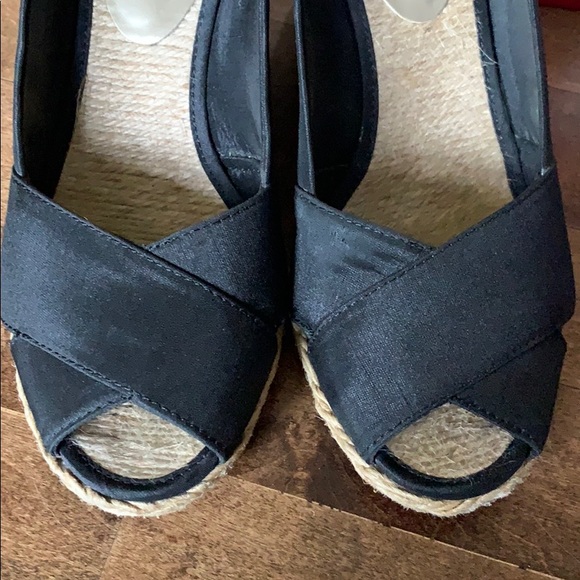 Adrienne Vittadini black wedge espadrille shoe - Picture 7 of 7